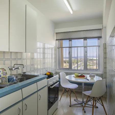 Lamk1 Mackenzie Atalanta - Two Bedroom Apartment, Sleeps 4 *