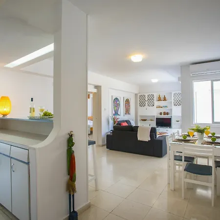 Apartment Lamk1 Mackenzie Atalanta - Two Bedroom Apartment, Sleeps 4 Larnaca