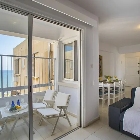 Lamk1 Mackenzie Atalanta - Two Bedroom Apartment, Sleeps 4
